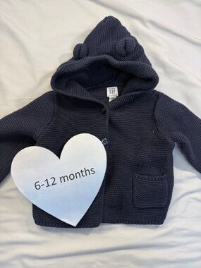 GAP - LIKE NEW Brannan baby bear knit hooded button cardigan sweater.